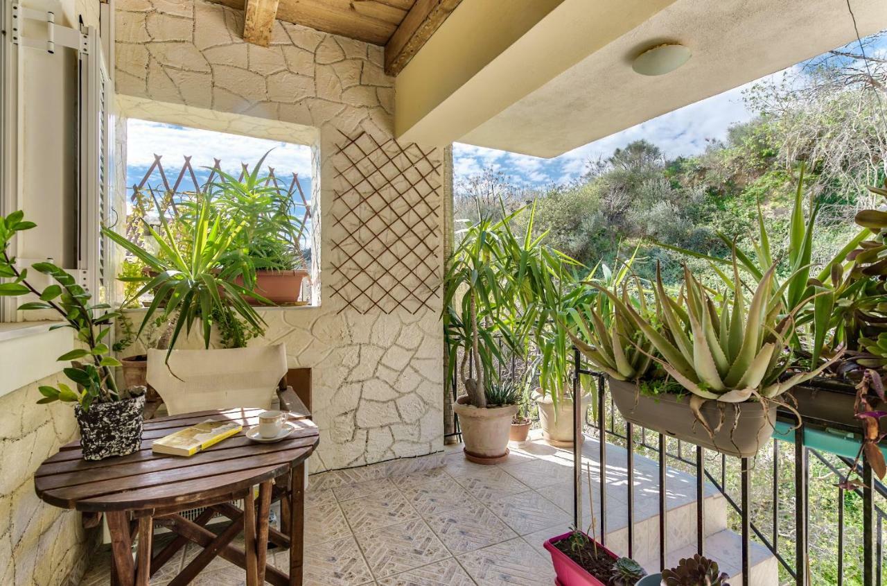 Green Boat Apartment Akrotiri  ภายนอก รูปภาพ