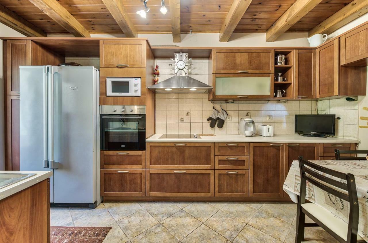Green Boat Apartment Akrotiri  ภายนอก รูปภาพ