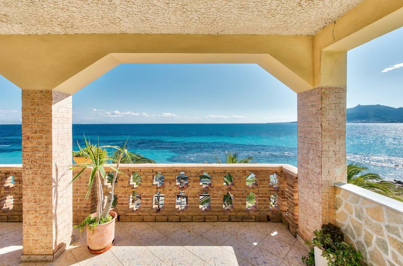 Green Boat Apartment Akrotiri  ภายนอก รูปภาพ